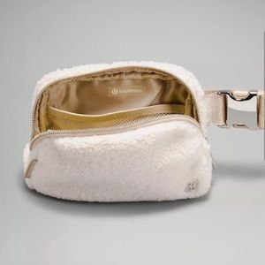 Lululemon Everywhere Fleece Belt Bag in
Natural Ivory/ Trench NWT